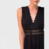 Sandra - Vestido Elegante de Renda com Decote em V