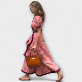 Vestido maxi rosa elegante com mangas curtas