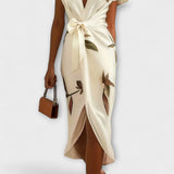 Vestido de satin com atilho