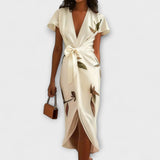 Vestido de satin com atilho