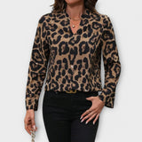 Blusa casual com padrão de leopardo