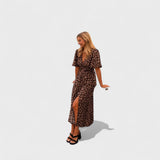 Žaneta - Vestido com Padrão de Leopardo