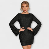 Vestido sem costas com lantejoulas e mangas longas