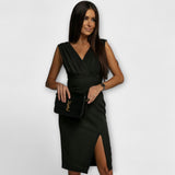 Desi - Vestido com Decote em V e Fenda
